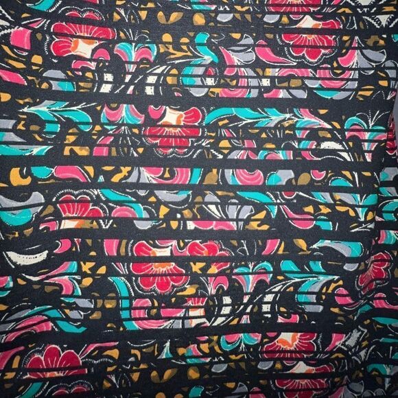 Lularoe Simple T XS - Picture 5 of 5